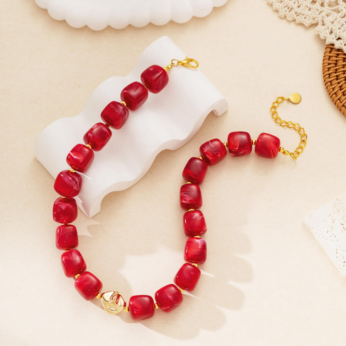 Zhuozatrfa Red Chunky Necklace for Women Cherry Red Square Resin Beads Necklace Bold Statement Choker Necklace Valentine’s Day Christmas Jewelry