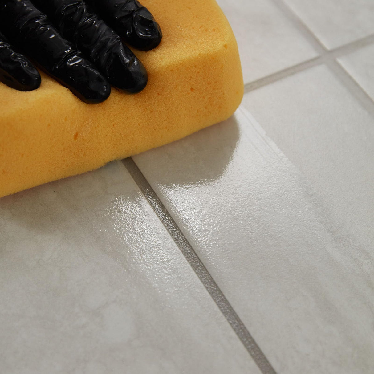 MAPEI UltraCare Grout Refresh, Universal Grout Colorant & Sealer, 8 oz Bottle – Easy Grout Restoration & Protection, 5014 Biscuit
