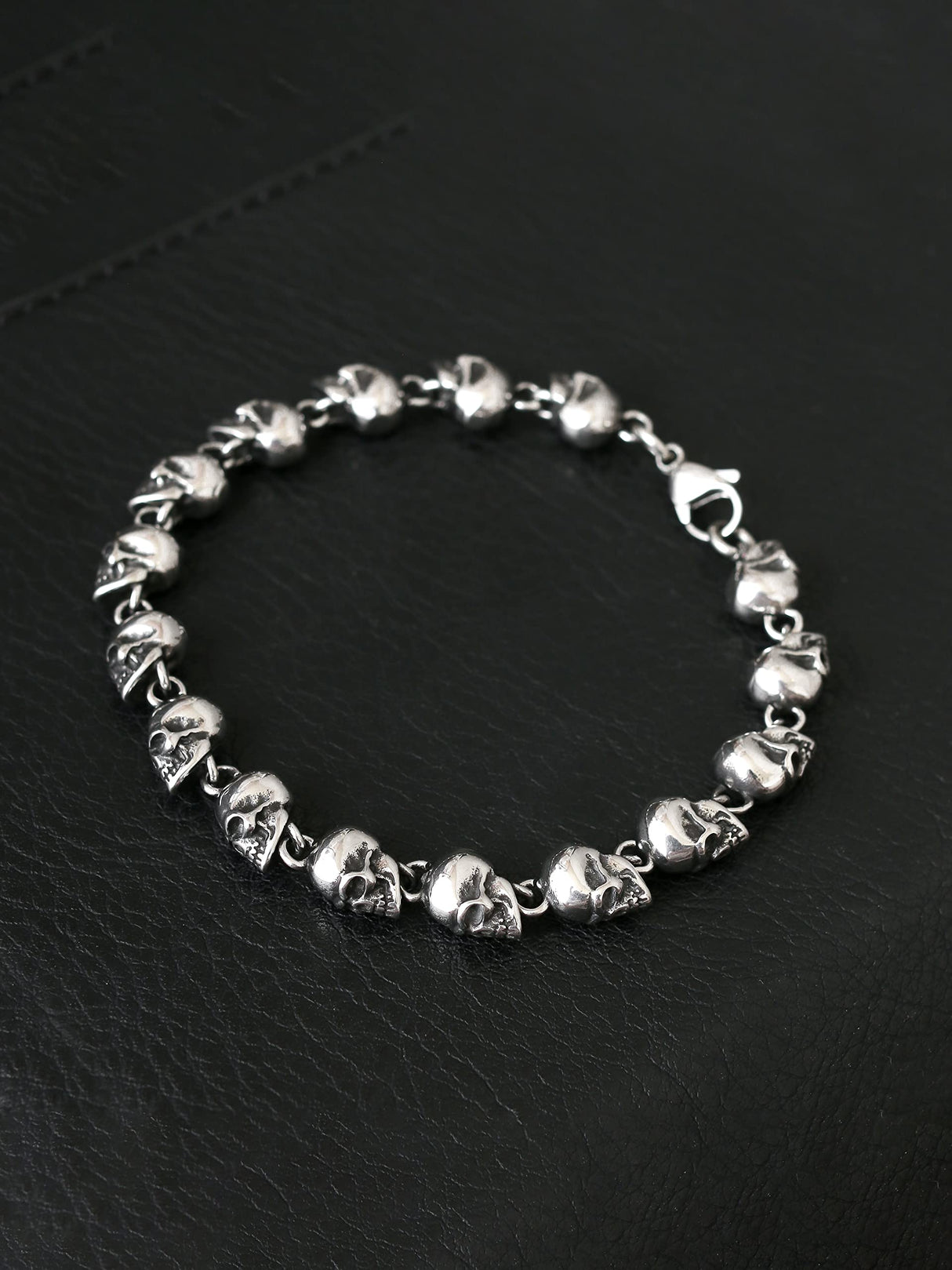 HAQUIL Gothic Skull Beaded Link Bracelet for Men, Skull Jewelry Gift