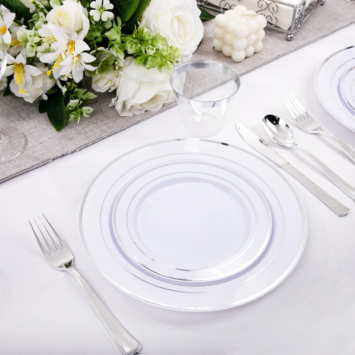 bUCLA 300PCS Silver Disposable Plastic Dinnerware Set - 50 Guests White Silver Disposable Plates Include 50 Dinner Plates,50 Dessert Plates,50 Knives,50 Forks,50 Spoons,50 Cups for Party & Christmas