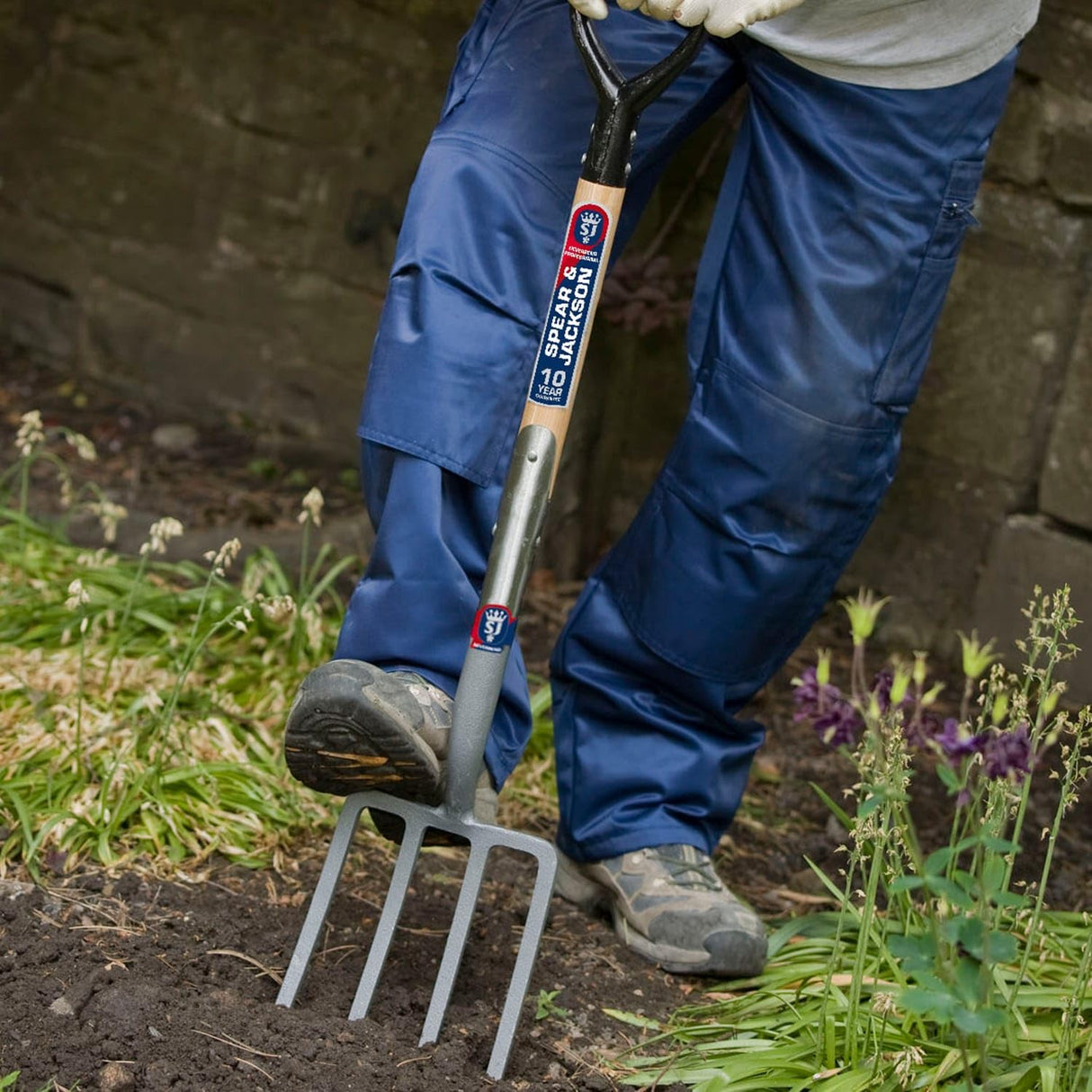 Spear & Jackson Neverbend Professional Digging Fork – Heavy-Duty Forged Carbon Steel Garden Fork for Tough Soil and Cultivation