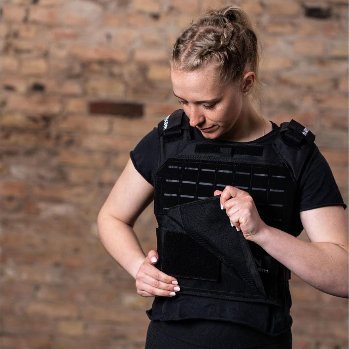 North Gym Adjustable Weighted Vest/Incl. 2 Innovative Moulded Weights for Best fit / 14lbs / 20lbs/ 30lbs/ 40lbs (Black 40lbs)