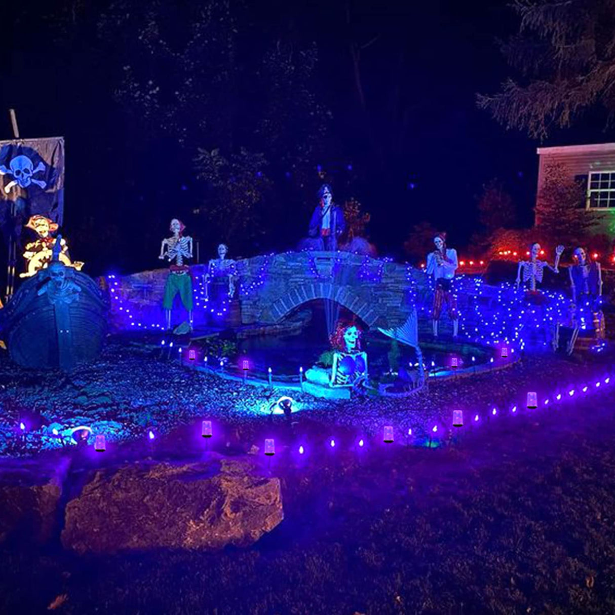 Hompavo Upgraded LED Flame Light Bulbs Halloween Decorations, 4 Modes Flickering Light Bulbs with Upside Down Effect, E26/E27 Flame Bulb for Christmas Party Home Indoor & Outdoor (4 Pack)