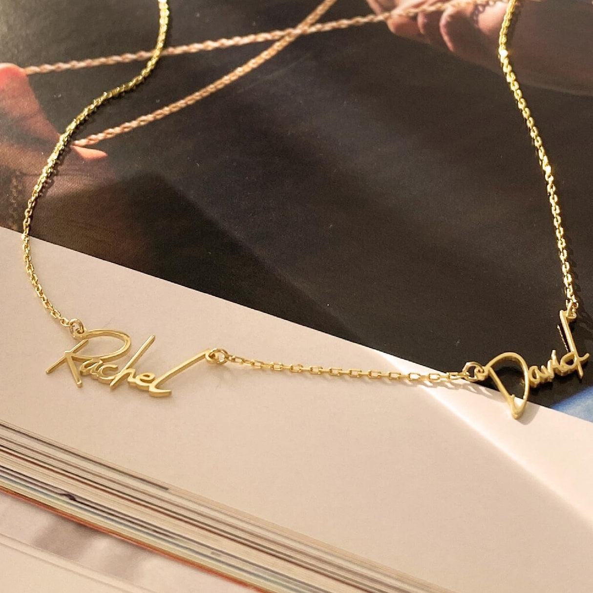Ajiangwu 18K Gold Plated Name Necklace Personalized,Multiple Custom Name Necklace Family Necklace with Kids Names Customized Choker Necklace for Women