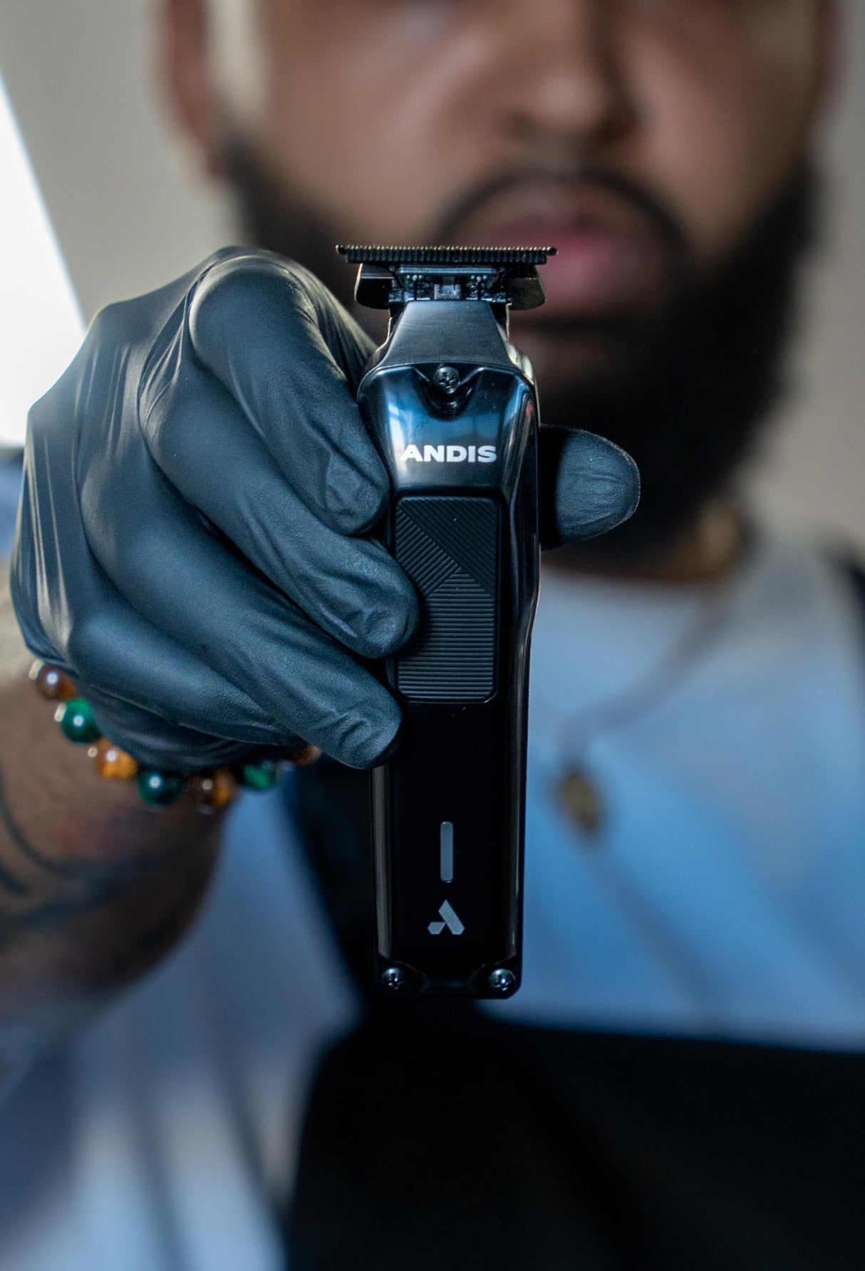 Andis 562310 Phenom Professional Cord/Cordless Lithium-ion Electric Beard & Hair Trimmer with Charging Stand, Gold