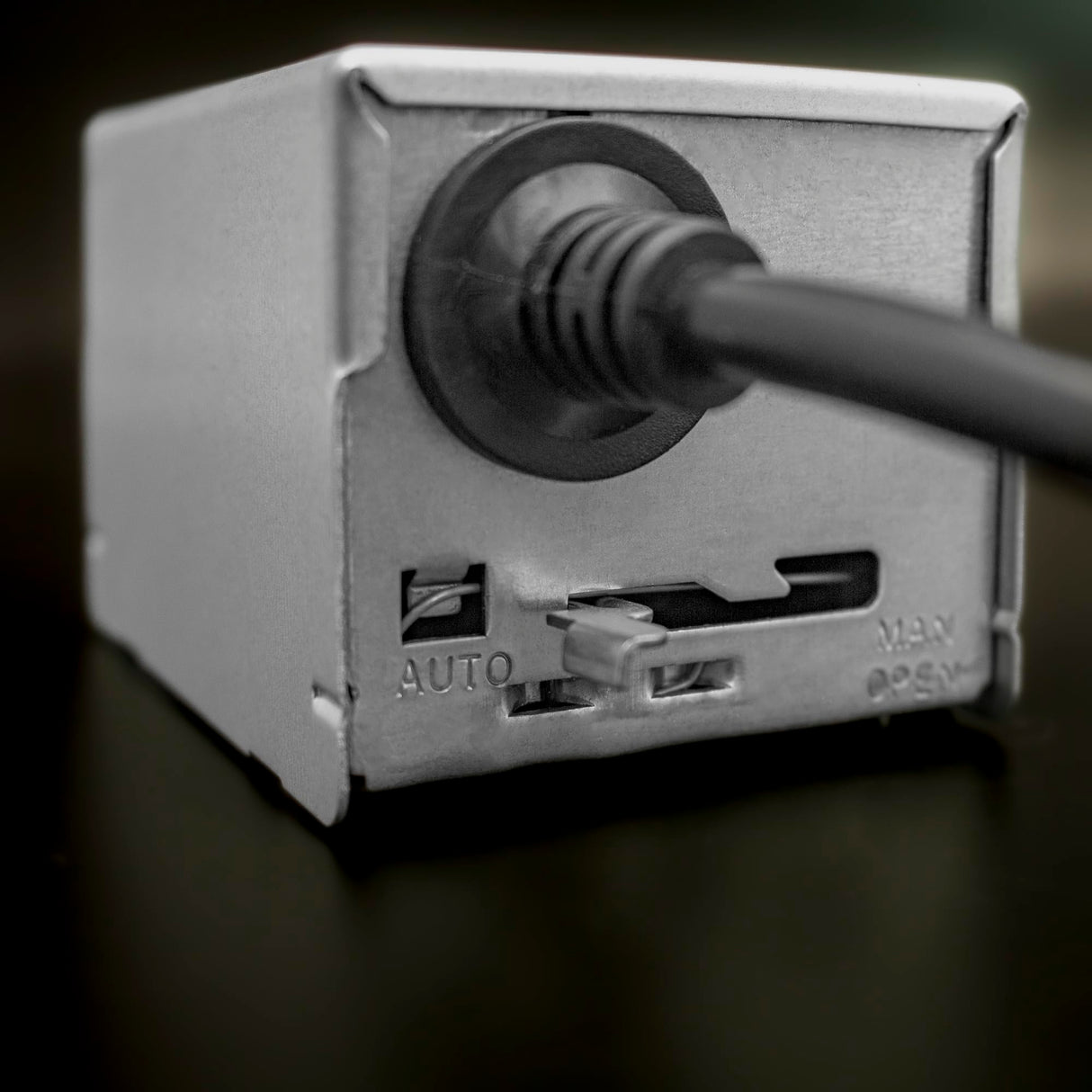 Kudos-Trading - 2 Port motorised Zone Valve Head 22mm Closed 230v Replacement for The Honeywell V4043H Compatible with underfloor Heating & Central Heating Systems