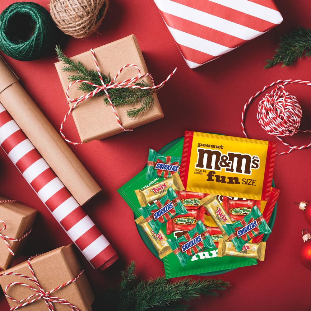 M&M'S Milk Chocolate & Peanut, SNICKERS, TWIX & MILKY WAY Fun Size Mini Chocolate Candy Variety Pack, Christmas Candy Individually Wrapped Stocking Stuffers, 160-Piece Bulk Bag