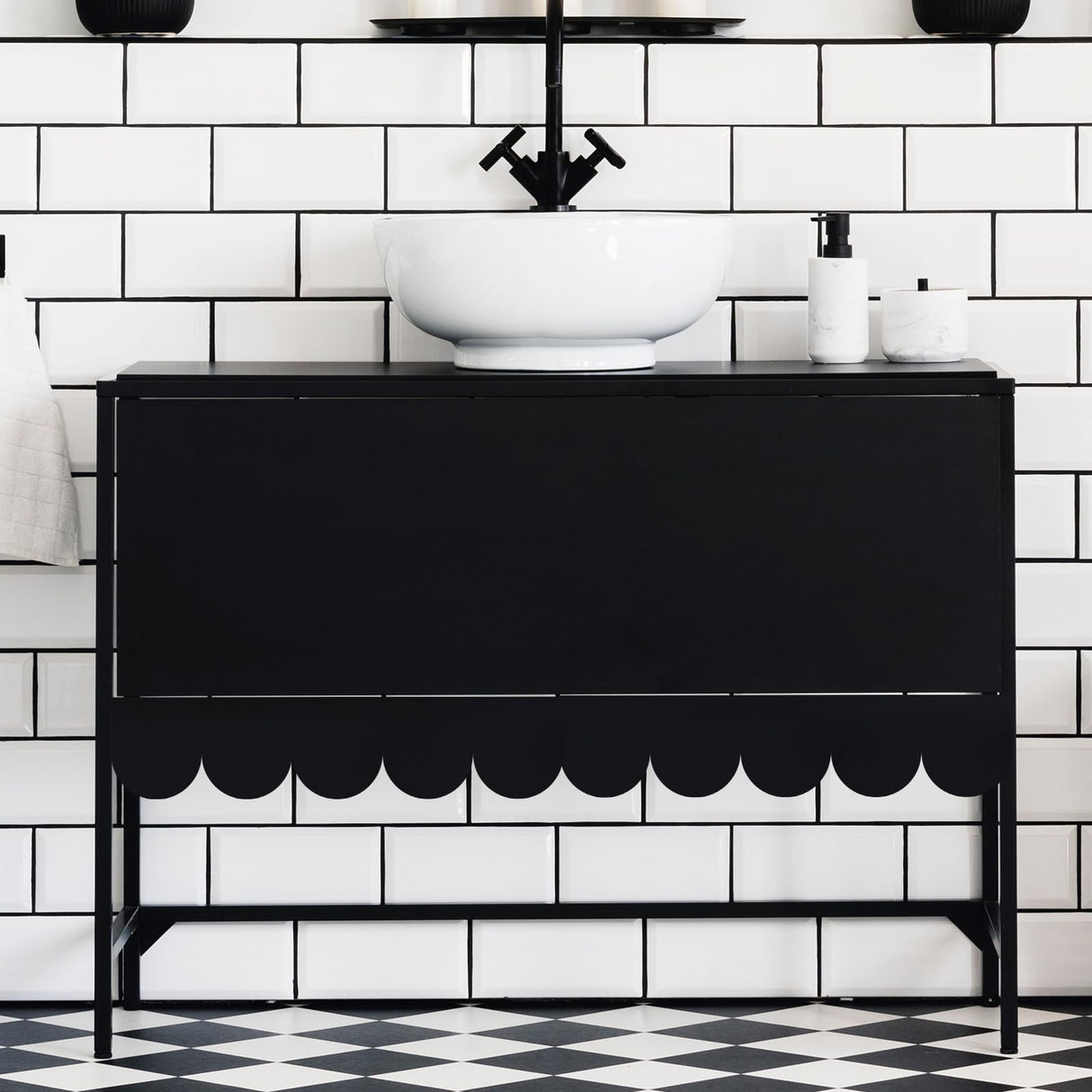 Threehoney 24 Pack Unfinished Scalloped Decorative Wood Trim Scalloped Edge Decorative Wood Molding Cute DIY Moulding Trim for Christmas Home Wall Cabinet Shelf and Window Door (15.75 x 3.54 Inch)