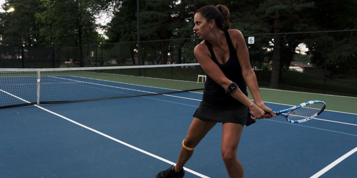 MUELLER Sports Medicine Hg80 Premium Tennis Elbow Support, Golfer's Elbow Pain Relief For Men and Women, Black, Small/Medium