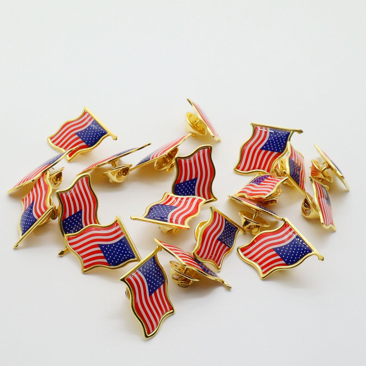 100/Pcs United States of American Flag Lapel Pins Bulk - USA US Veterans day Memorial Day Patriotic Party Decorations Gifts military pins Badge Buttons Souvenir