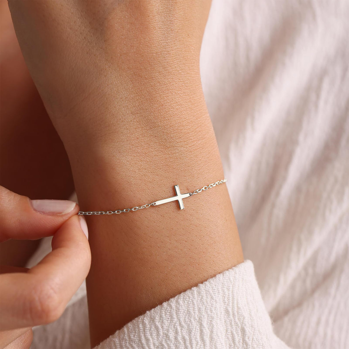 LUCA SMITH Cross Pendant Bracelet - Elegant Jewelry for Men & Women,925 Sterling Silver, Adjustable Chain Stackable Bracelets (silver)