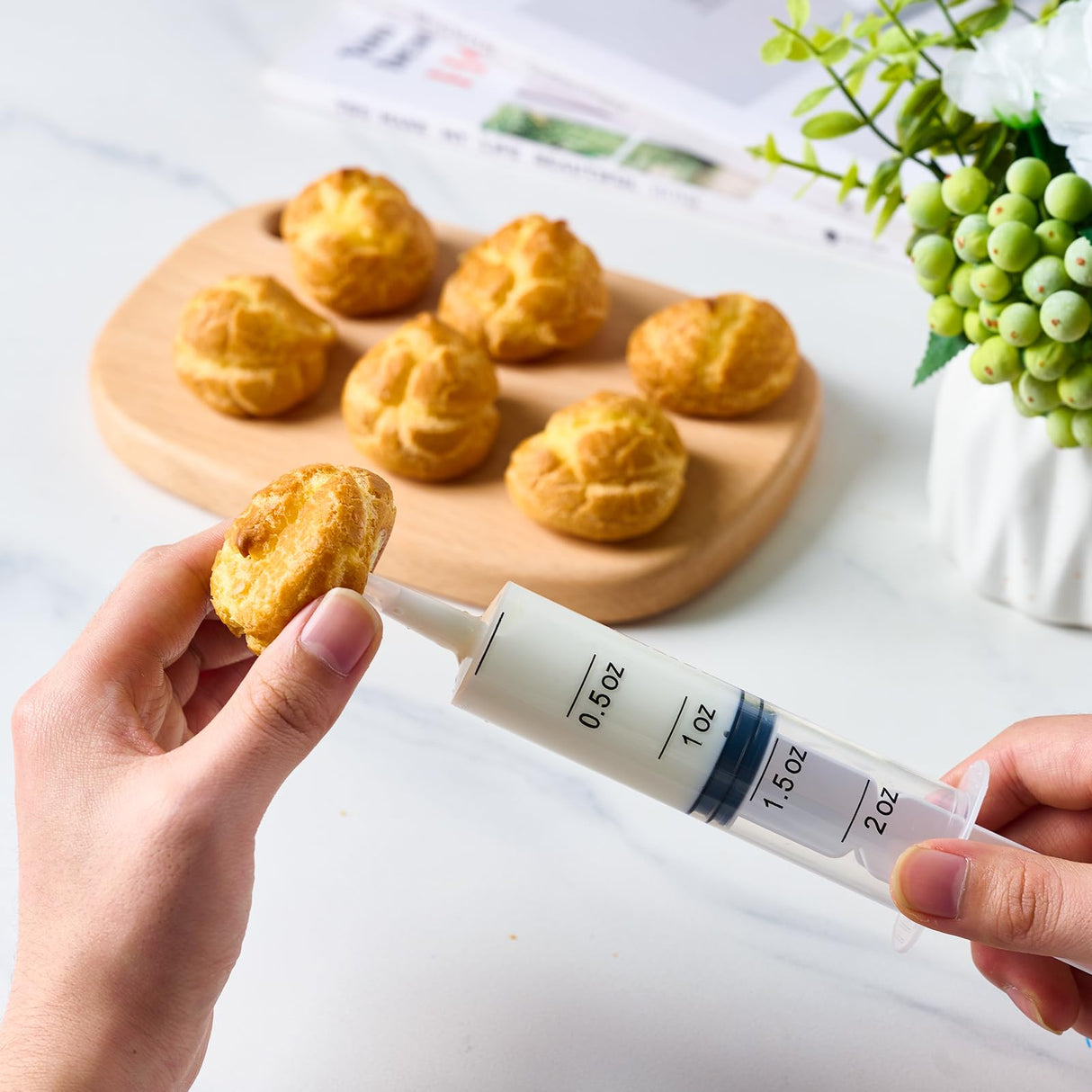 FOCUSLINE 50 Pack Jelly Shot Syringes, 2 OZ Capacity Plastic Shot Glasses, Durable Jelly Shot Syringes with Lid, Perfect for Halloween, Thanksgiving, Christmas