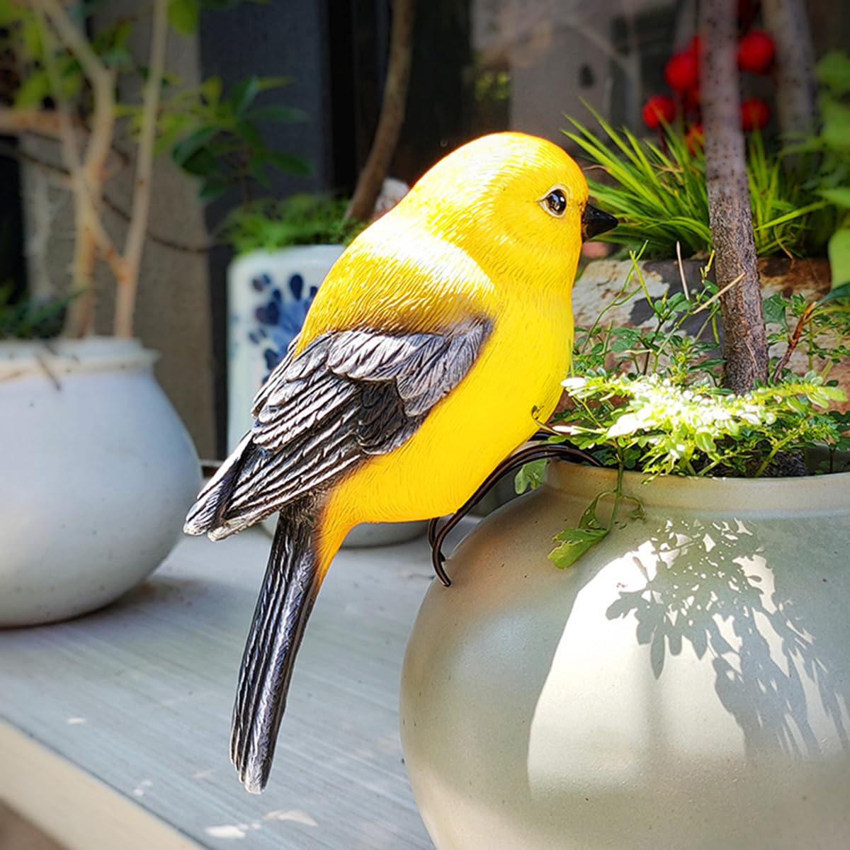 JARPSIRY Garden Bird Statue Flower Pot Hugger Outdoor Decor for Tree, 6.7" Tall Resin Bird Figurine Plant Pot Decorations for Fence Balcony Patio Lawn Yard Ornaments (Yellow)