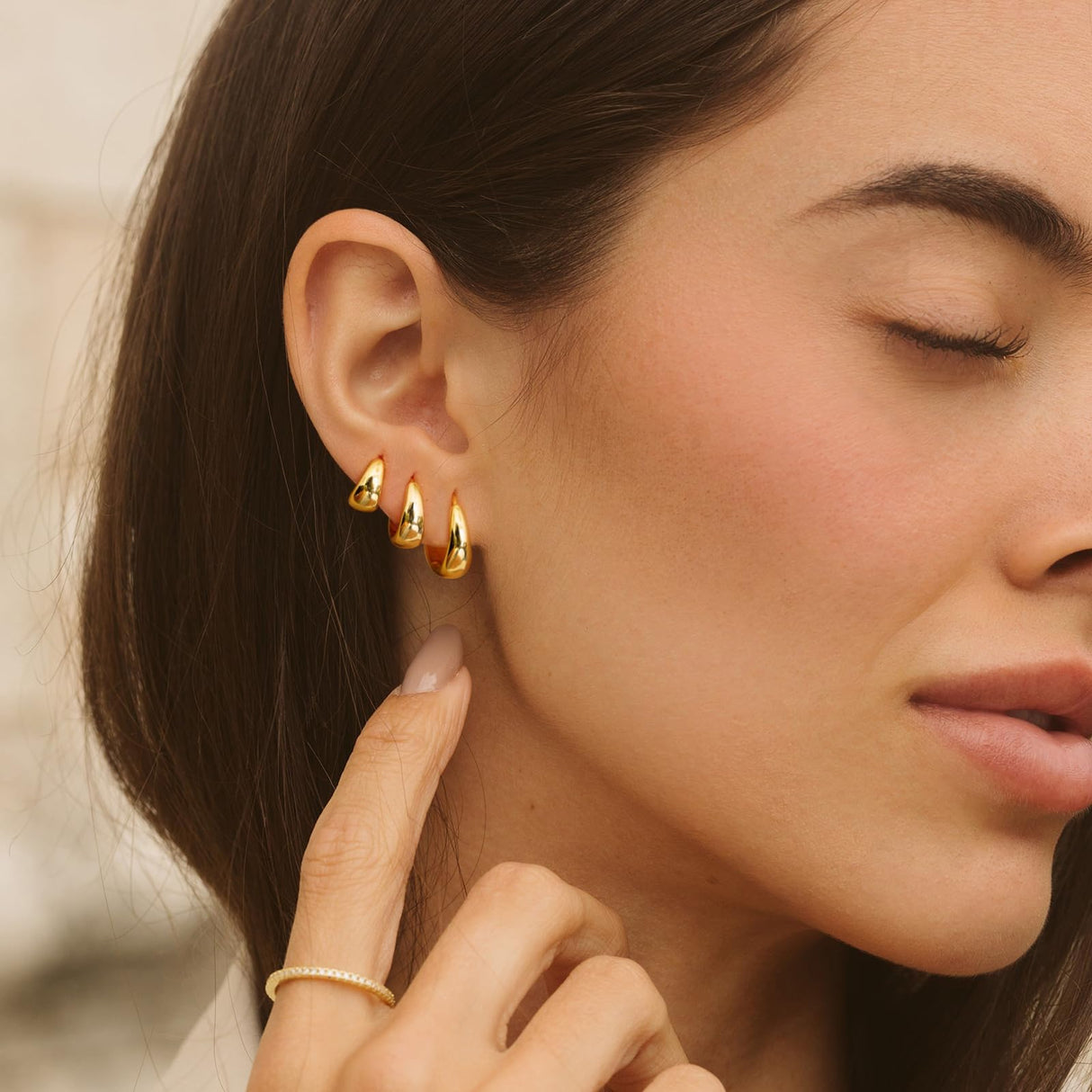 Tasiso Small Hoop Earrings for Women, Dainty 14K Gold Plated Huggie Hoop Earrings Lightweight Hypoallergenic Earring Set Cute Earrings Pack for Women Trendy Jewelry Gifts
