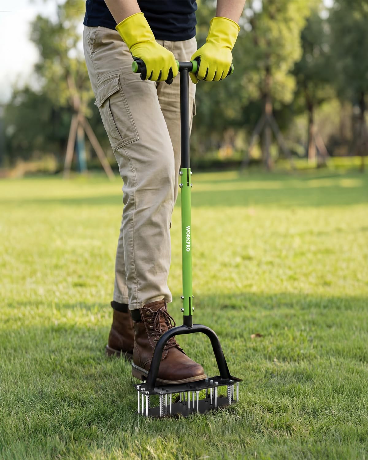 WORKPRO 38” Lawn Aerator Tool with 17 Spikes, Manual Lawn Aerators