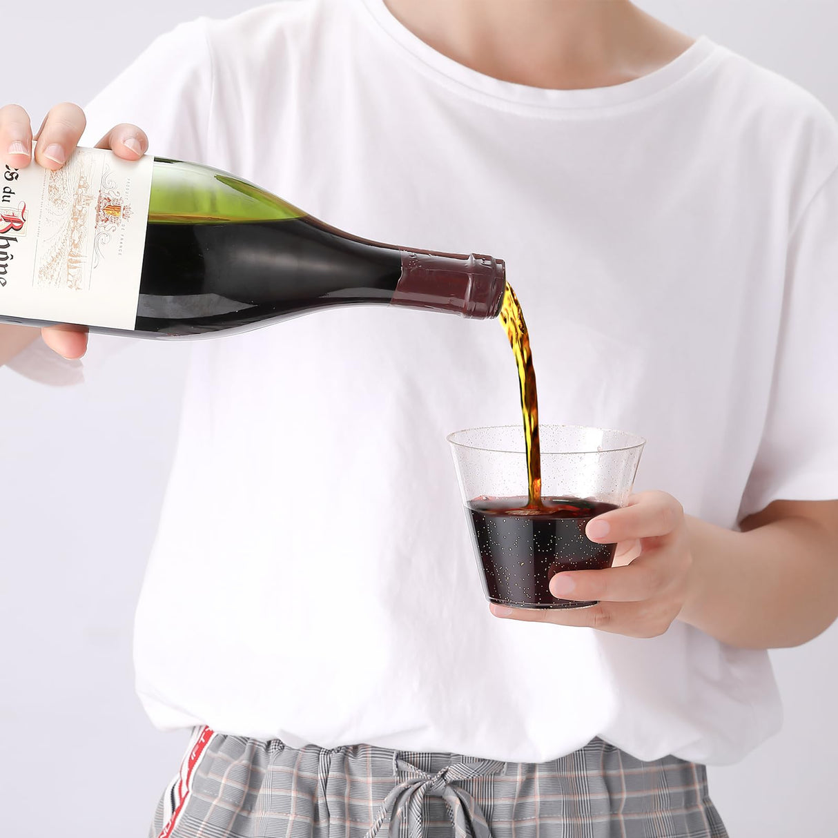 JOLLY CHEF 200 Pack 9 oz Glitter Plastic Cups, Disposable Gold Cups, Clear Plastic Tumblers for Wedding, Thanksgiving, Christmas Party