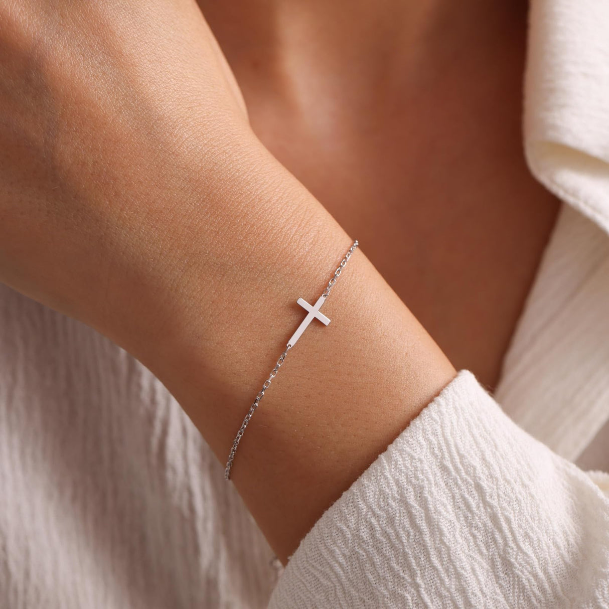 LUCA SMITH Cross Pendant Bracelet - Elegant Jewelry for Men & Women,925 Sterling Silver, Adjustable Chain Stackable Bracelets (silver)