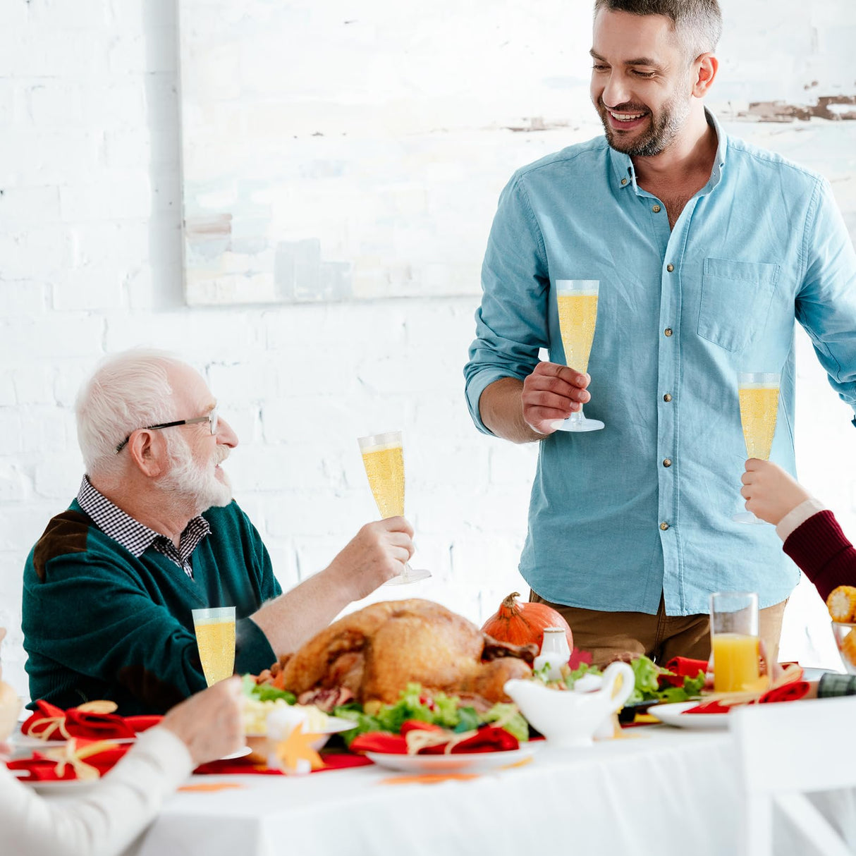 JOLLY CHEF 100 Pack Plastic Champagne Flutes Disposable 4.5 oz Clear Plastic Champagne Glasses Suitable for Wedding, Thanksgiving Day, Christmas