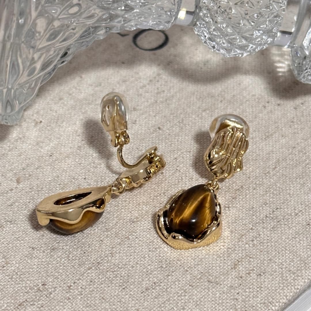 2PCS Maillard Gold Clip On Earrings for Women Dangle Ear Clips Wedding Anniversay Birthday Daily Wear