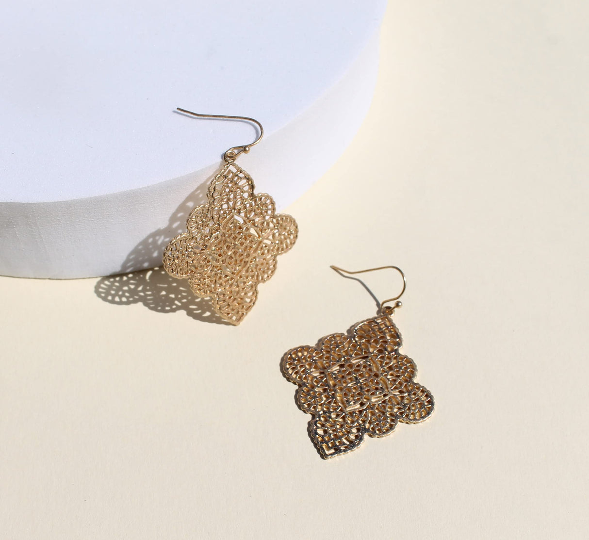 POMINA Floral Celtic Filigree Gold Tone Dangle Drop Earring Boho Fashion Geometirc Filigree Earrings for Women