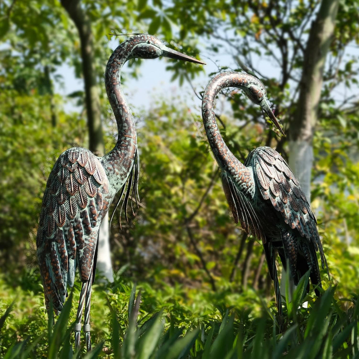 Kircust Garden Crane Statues, Standing Metal Patina Heron Decoy Weather-Resistant and Rustless Outdoor Statue, 42-46 Inch Bird Yard Art for Patio Lawn Pond, Set of 2