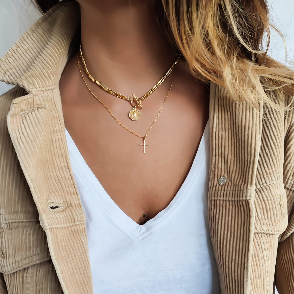 Annika Bella Gold Cross Necklace, 16-18 Inches Gold Chain, Womens Small Simple Cross Pendant Necklaces, Faith Gift for Her, Christian Jewelry (Gold)