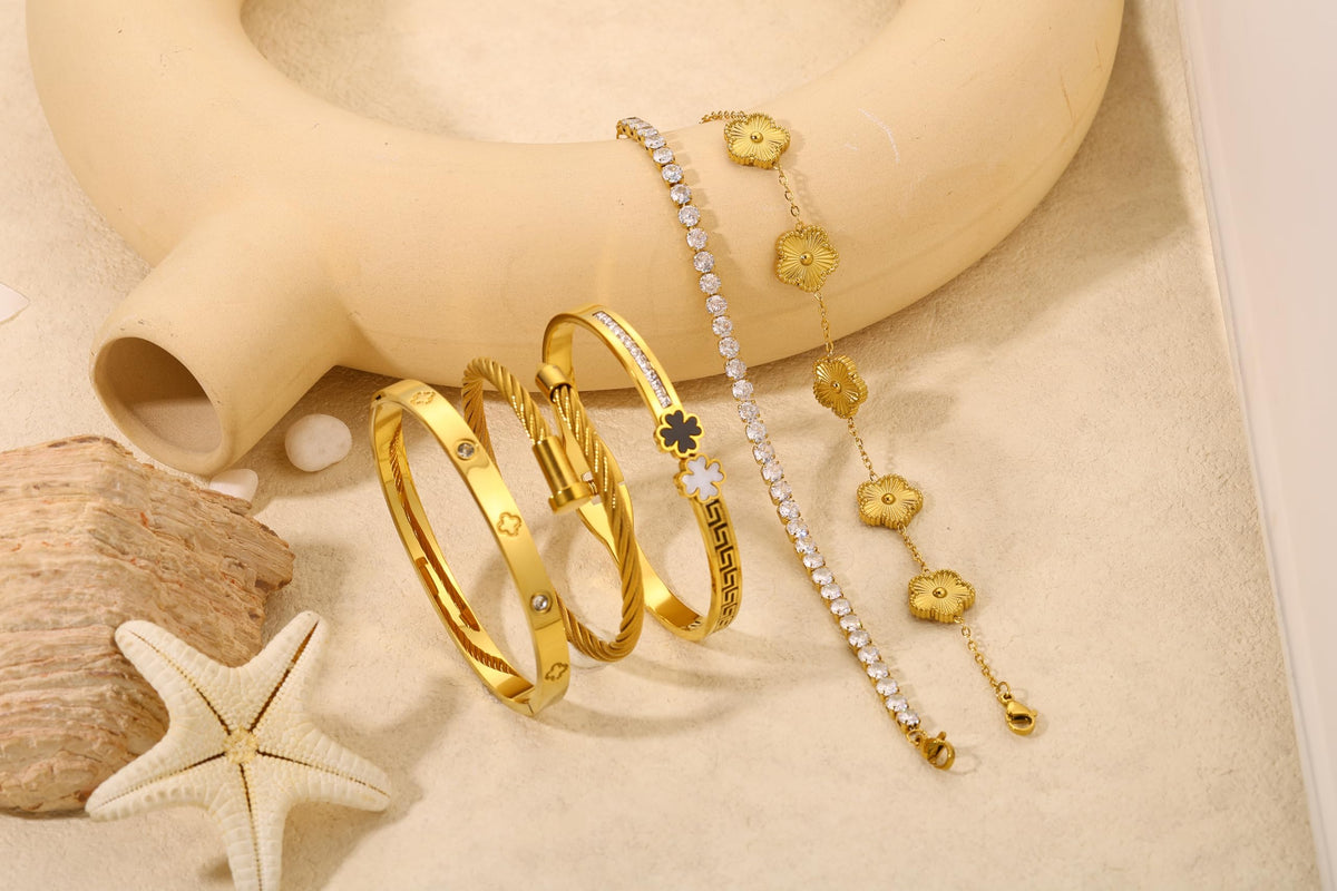 Camhanno Gold Bangle Bracelets for Women - Stainless Steel Stackable Bangles Non-Tarnish Clover Lucky Charm Bracelets, Trendy Gift for Girlfriend/Wife on Christmas Valentine’s Birthday
