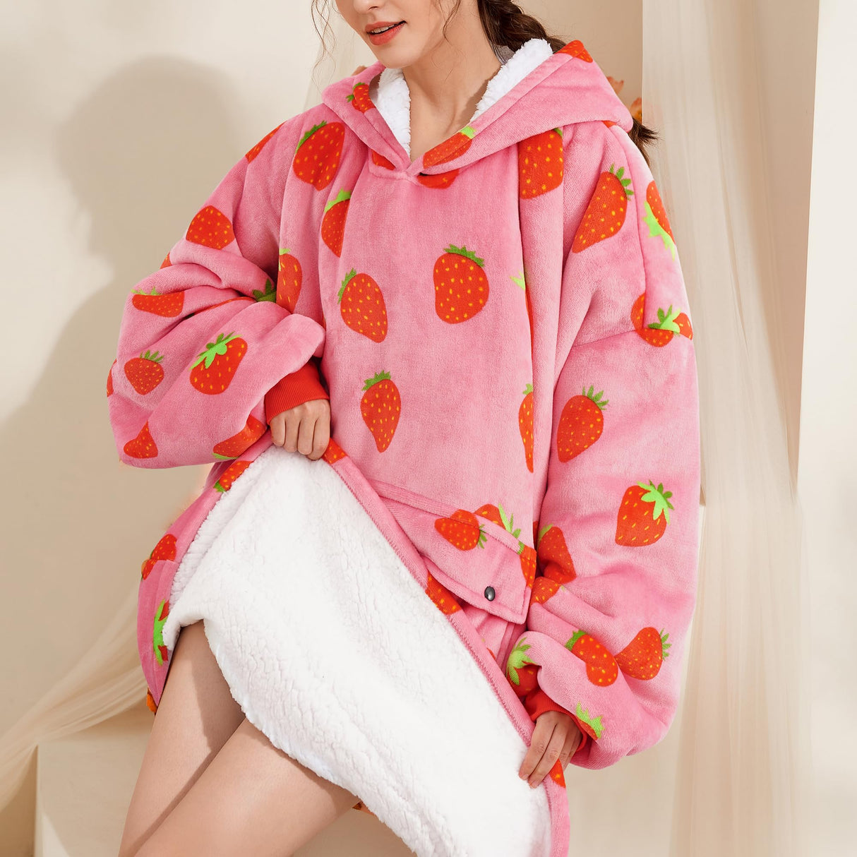 Narecte Oversized Blanket Hoodie Wearable Blanket Sweatshirt for Women Adults Soft Hooded Blanket Warm Oversized Hoodie Blanket Birthday Gifts for Women Christmas Gift for Friends Female Strawberry