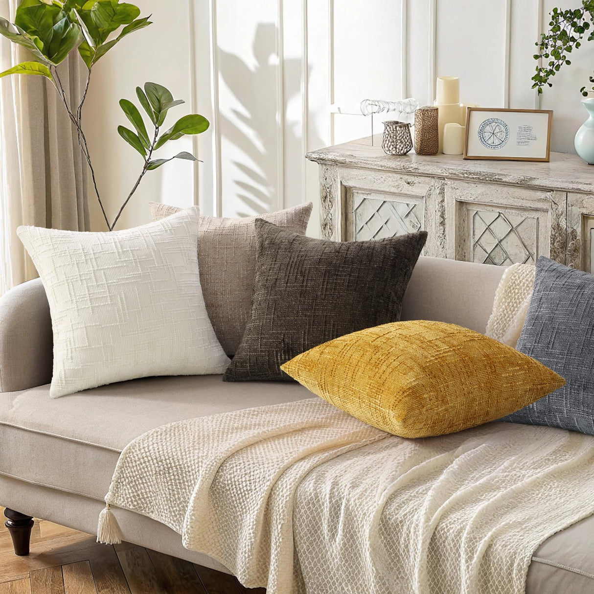 decorUhome Christmas Cream White Chenille Throw Pillow Covers 20x20 Set of 2 Thick Textured Slubby Couch Pillow Covers Farmhouse Accent Modern Neutral Decorative Pillow Cases for Bed Sofa Living Room