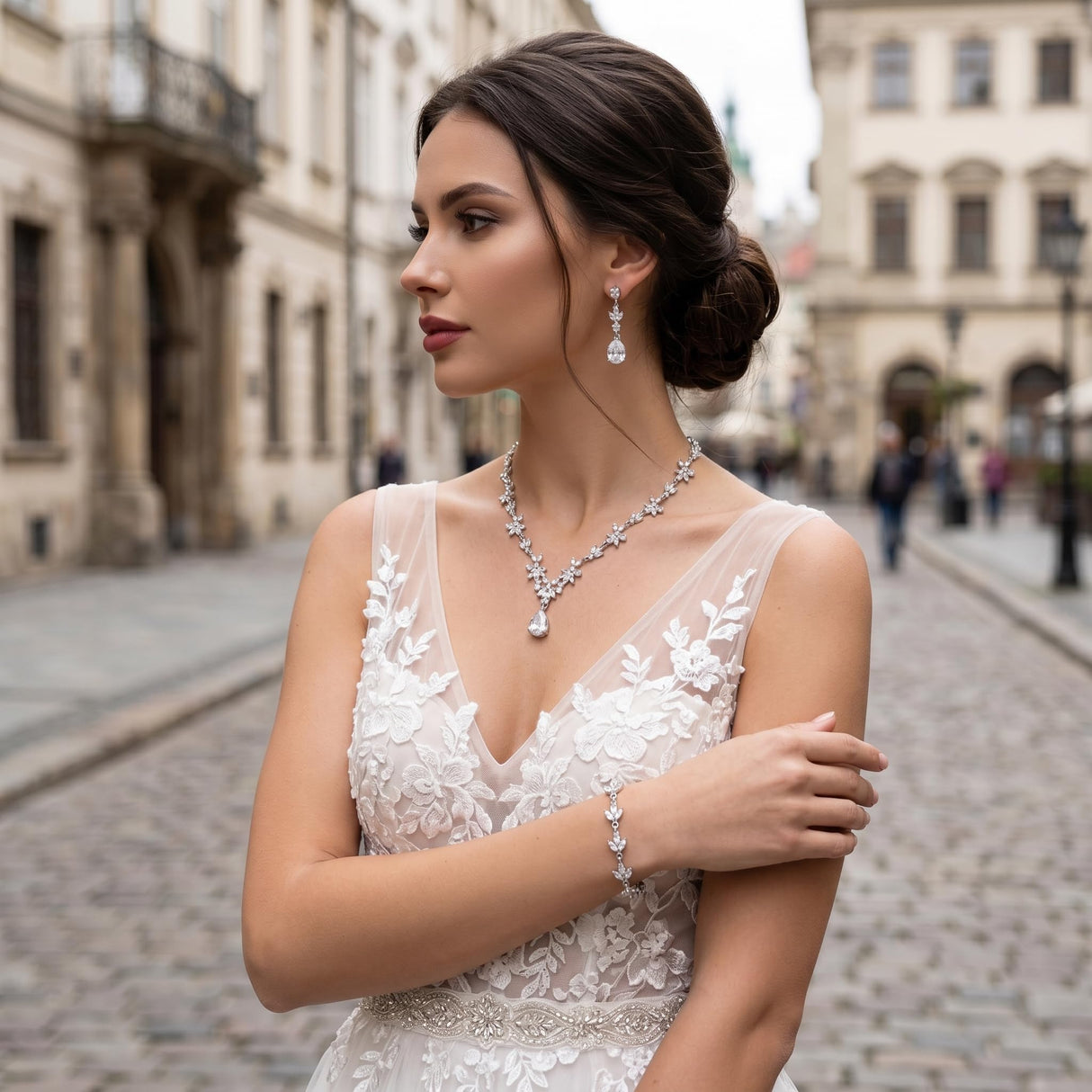Paxuan Bridal Wedding Elegant Floral Jewelry Set for Women/Brides/Bridesmaids Crystal Jewelry Set for Wedding Prom Party Bridal Crystal Necklace Earrings Bracelet Set (White (Silver))