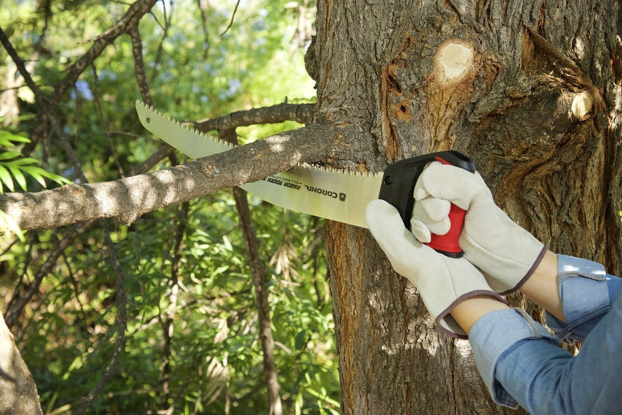 Corona Tools 18-Inch RazorTOOTH Pruning Saw | Heavy-Duty Hand Saw with Curved Blade | D-Handle Design for Gloved or 2-Handed Operation | Cuts Branches Up to 10" in Diameter | RS 7510D