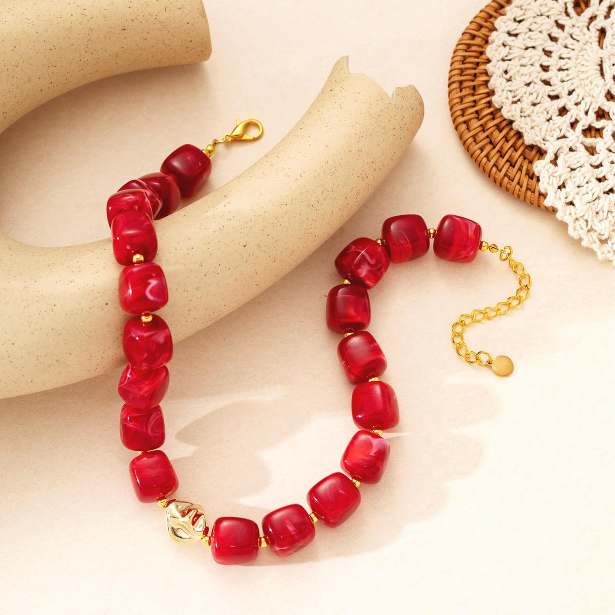 Zhuozatrfa Red Chunky Necklace for Women Cherry Red Square Resin Beads Necklace Bold Statement Choker Necklace Valentine’s Day Christmas Jewelry