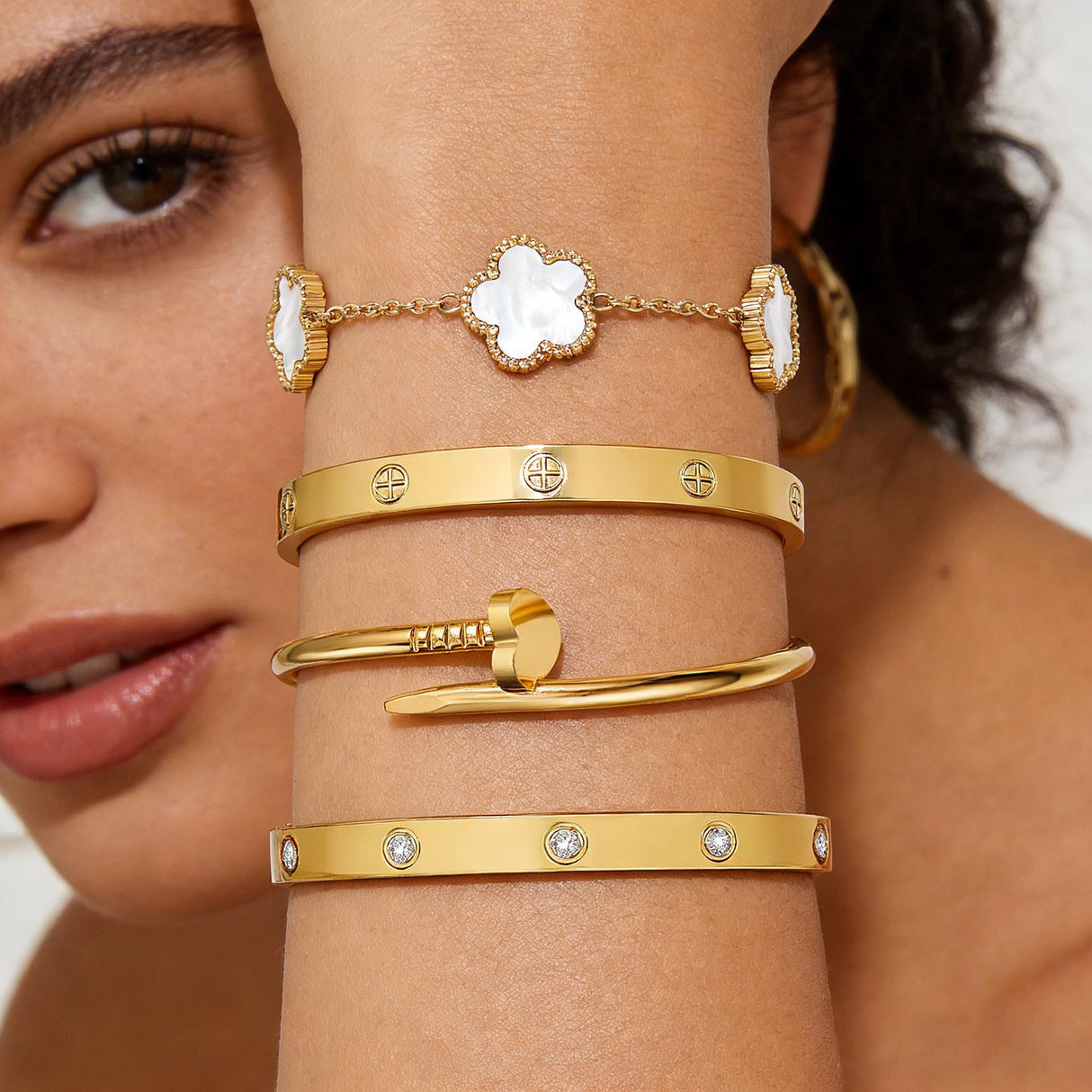 Stackable Gold Bracelets for Women - 4 Sets, 18K Gold Plated Bracelets, Stainless Steel Bangle Bracelets Non-Tarnish, Stylish Gold Jewelry Ensemble, Valentine's Day, Birthday and Christmas Jewelry Gifts