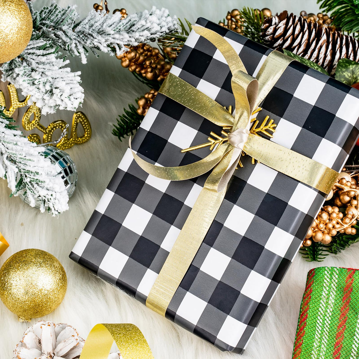 LeZakaa Christmas Wrapping Paper Jumbo Roll, Snowman & White Black Buffalo Plaid Xmas Reversible Design, Holiday Party Gift Wrap for Kids Boys Girls, 30 in x 32.8 Ft