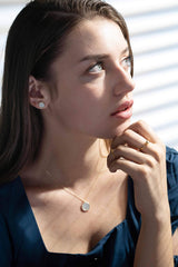 S.Leaf Minimalism Mother of Pearl Stud Earrings Sterling Silver Round Disc Stud Earrings for Women (yellow gold)