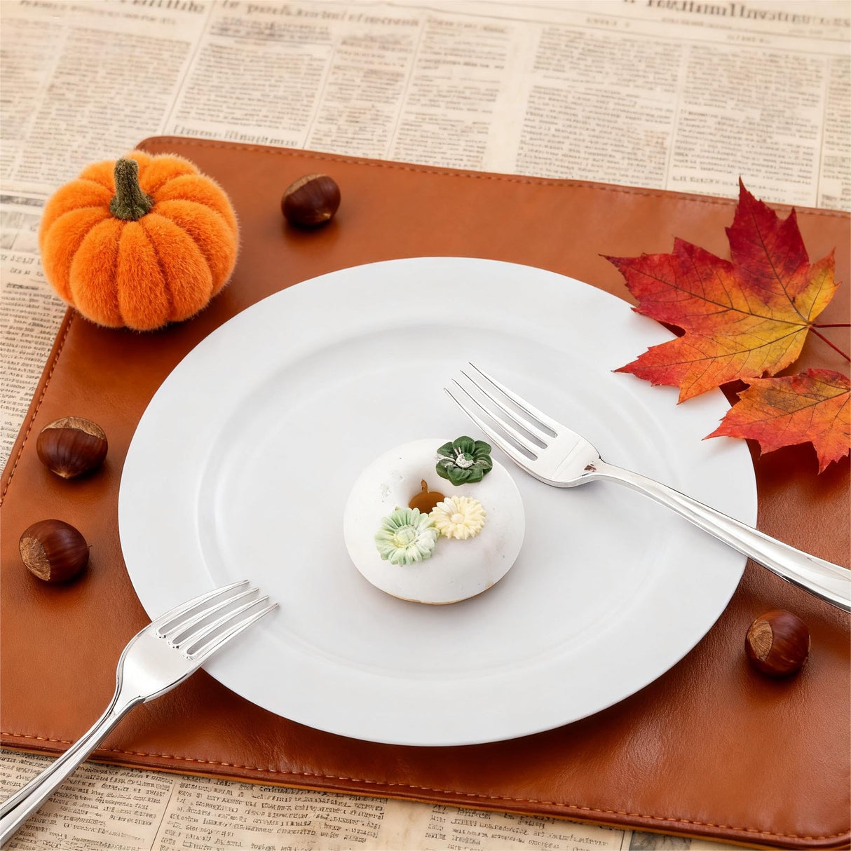 FLOWERCAT 60PCS White Plastic Plates - Heavy Duty White Disposable Plates for Christmas/Thanksgiving Party/Wedding -serve for 30 guests Include 30PCS 10.25" & 30PCS 7.5" Plates for Party