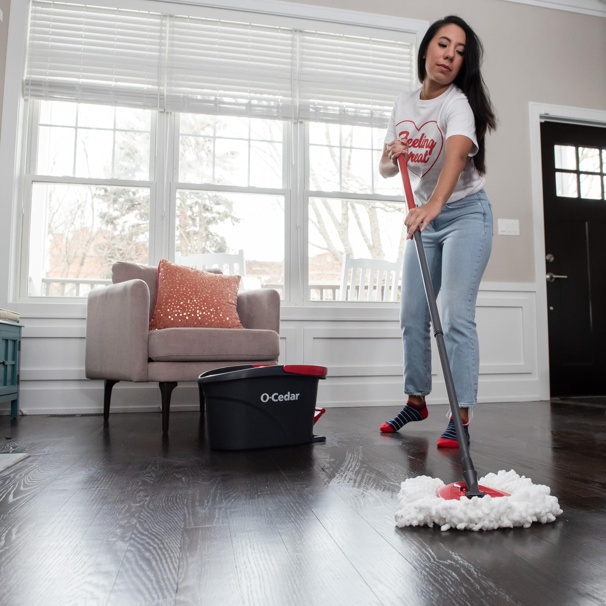 O-Cedar Easywring Microfiber Spin Mop & Bucket Floor Cleaning System with 4 Extra Refills