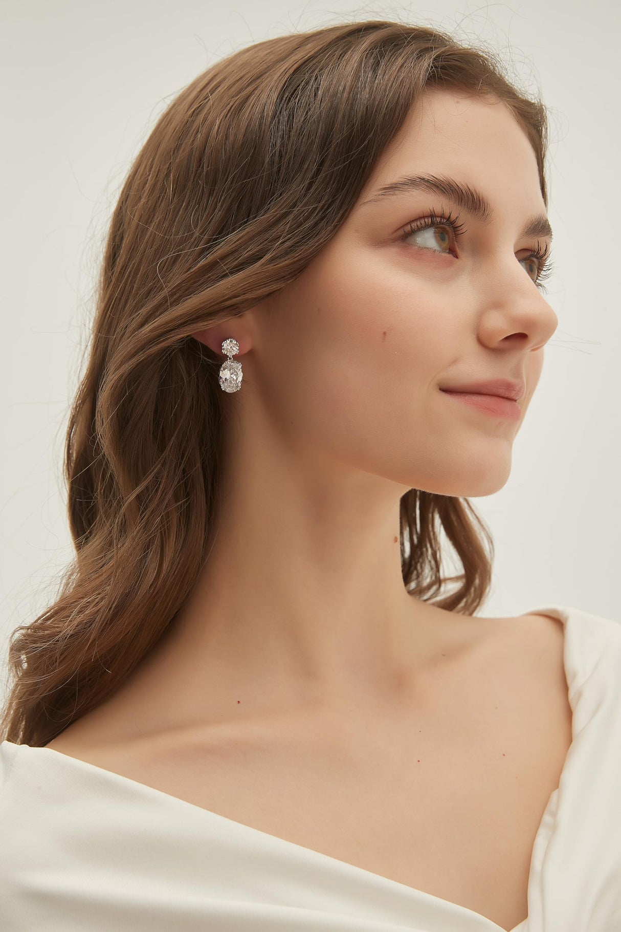 EAMTI Wedding Earrings for Women Cubic Zirconia Dangle Bridal Earrings 925 Sterling Silver Post Oval Earring for Prom Bridesmaid