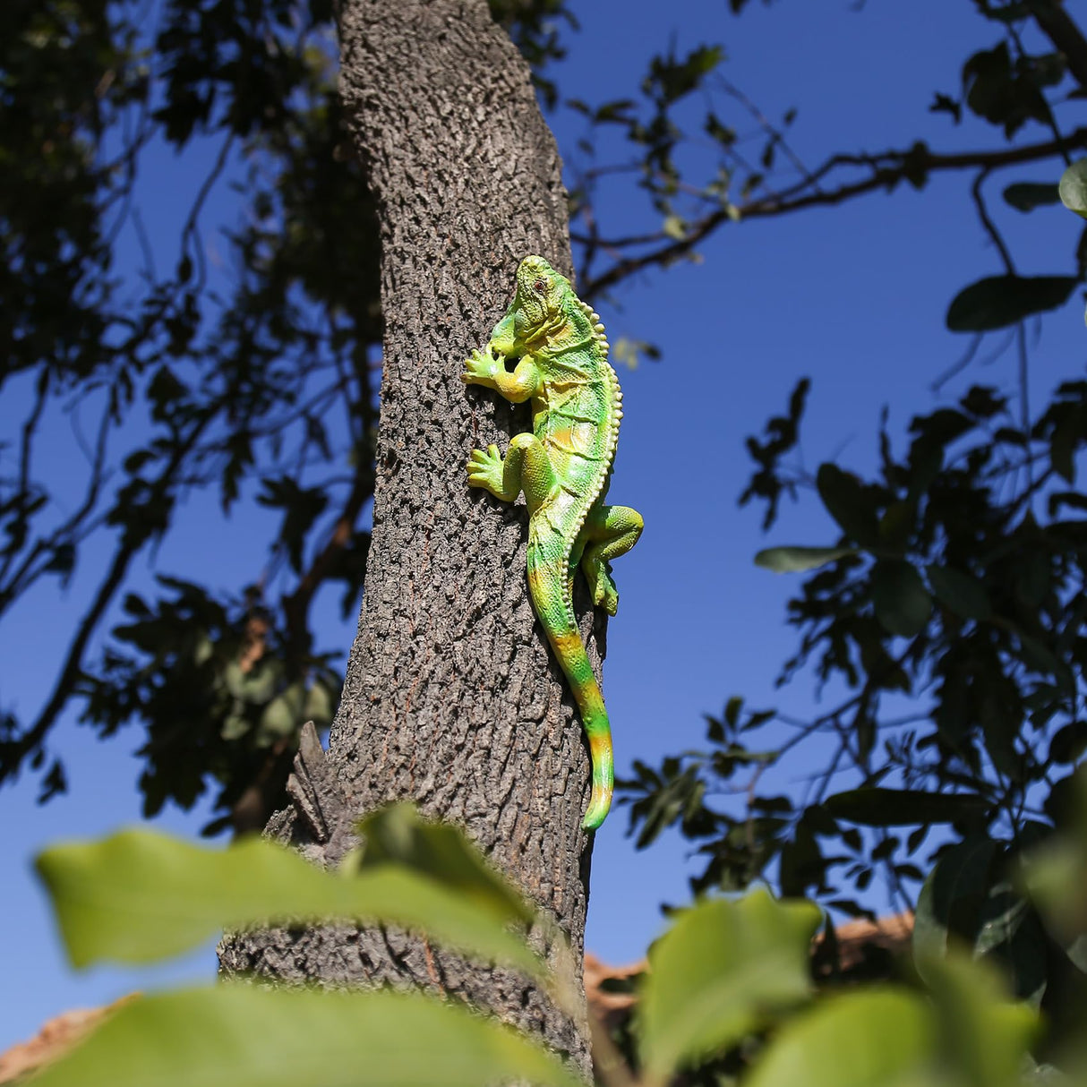 SHAODIE Garden Lizard Statue Simulation Lizard Statue Decorative Resin Animal Sculpture Outdoor Garden Yard Lawn Art Deco Gift 10.24 inch Hand Painted