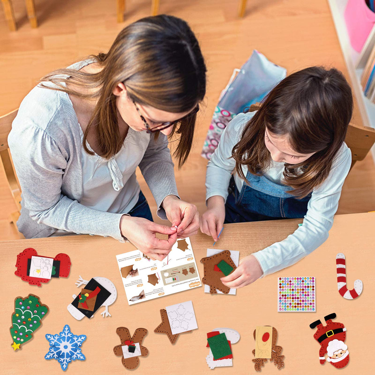 CiyvoLyeen Christmas Sewing Kit for Kids Felt Christmas Ornaments Craft Supplies DIY Activity for Girls and Boys Educational Sewing Gift for Child Set of 12