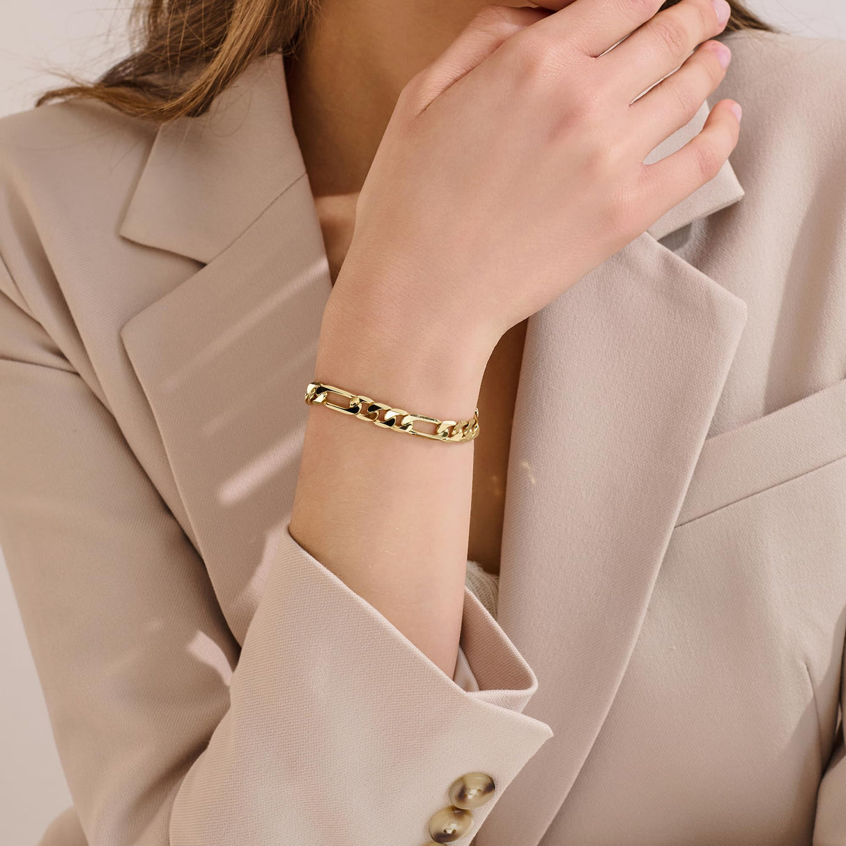 AHSIWC 14K Gold Bracelets for Women & Men Trendy Dainty 7mm Figaro Bracelet for Men Hypoallergenic Gold Chain Bracelet for Women Jewelry Gifts