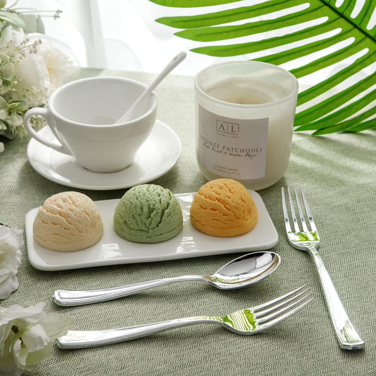 BUCLA 200 Pieces Silver Plastic Silverware - Heavy Duty Disposable Cutlery set - 100 Silver Plastic Forks, 100 Disposable Spoons for Catering, Parties, Dinners, Weddings and Christmas