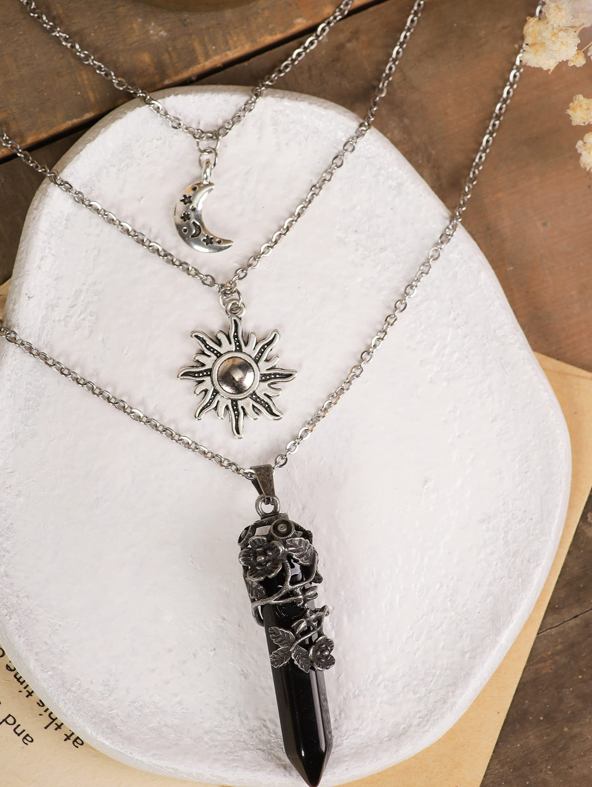 Sacina Gothic Crescent Moon Choker, Moon Sun Star Choker Necklace, Goth Gothic Necklace, Halloween Christmas Jewelry Gift for Women