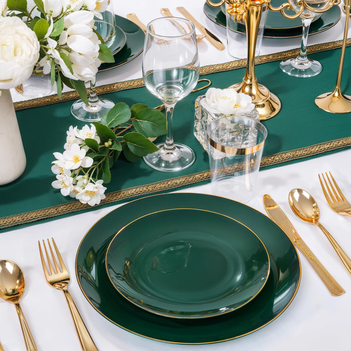 Nervure 100Pcs Green and Gold Plastic Plates - 10.25inch Disposable Green Dinner Plates - Heavy Duty Plastic Plate Ideal for Wedding & Party & Christmas