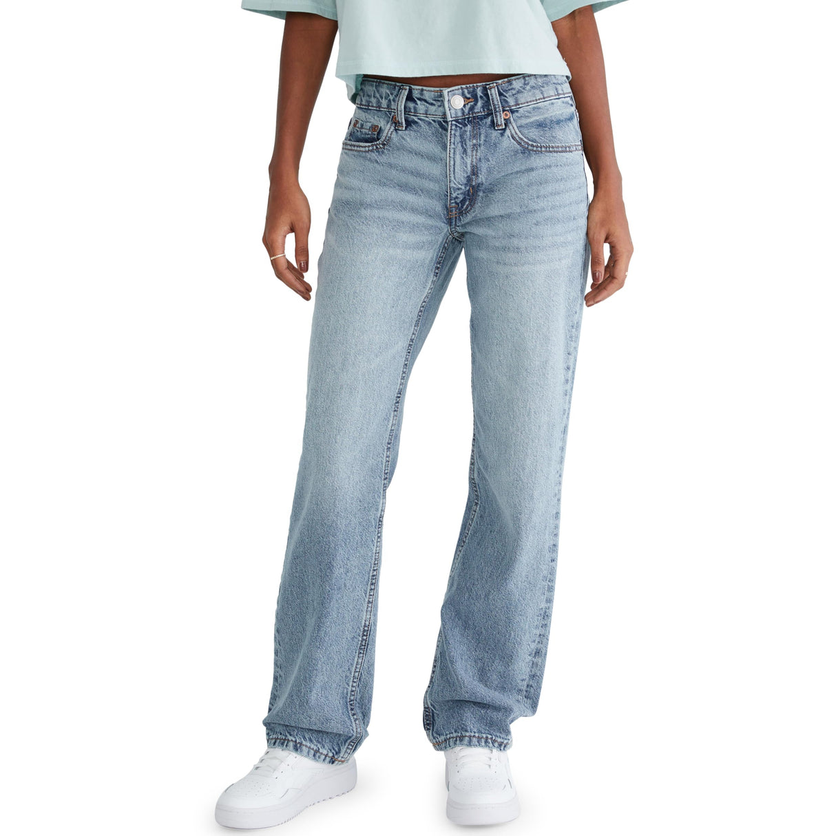 AEROPOSTALE Women's Low Rise Baggy Jean, Medium Wash1