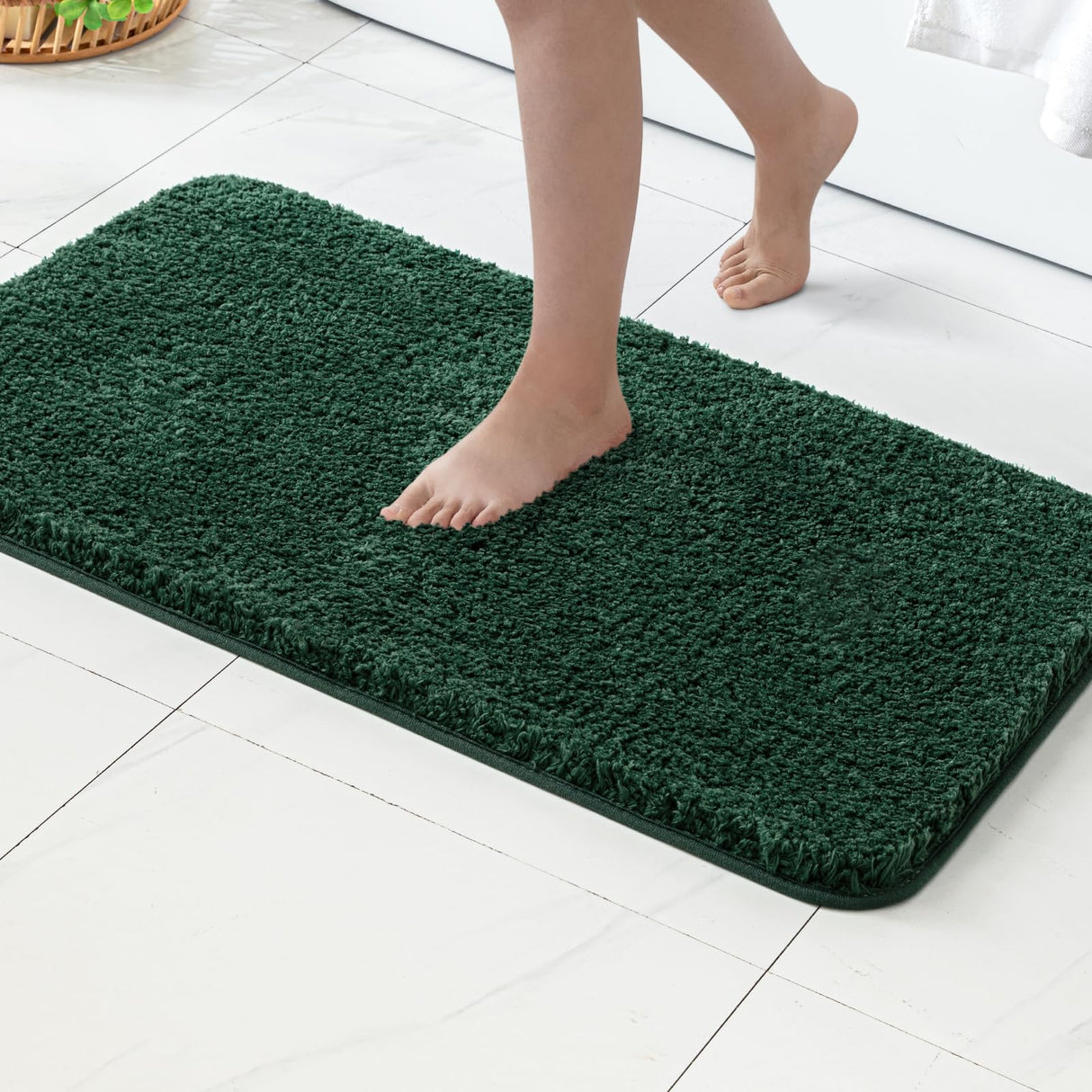 MIULEE Dark Green Bathroom Rugs Set 2 Piece, Non Slip Bath Mat with Absorbent Microfiber, Ultra Soft Thick Rugs for Bathroom Floor Tub Shower Christmas Decor, Machine Washable (16 x 24 Inches)