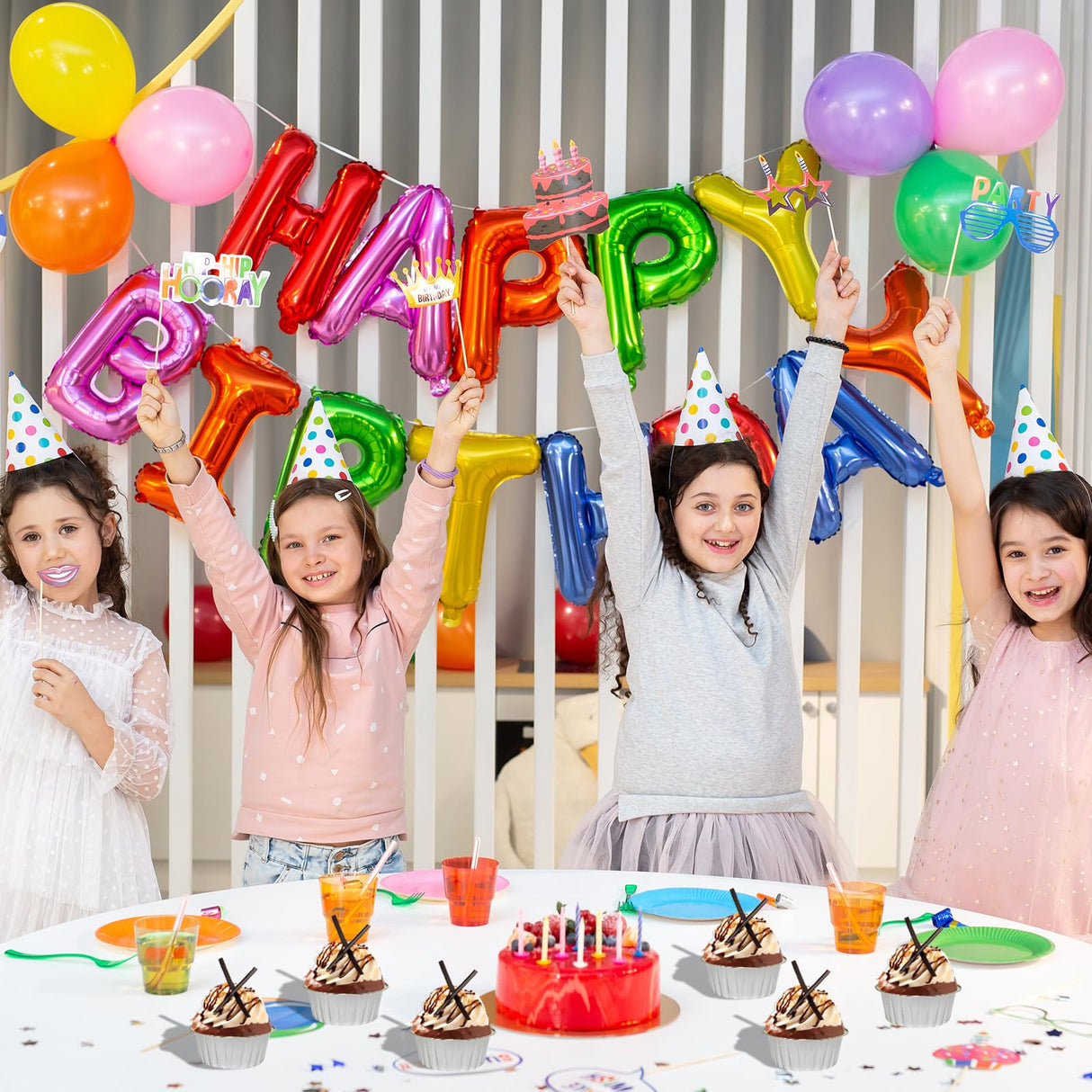 100 Pcs Aluminum Foil Baking Cups with Lids, 5oz Cupcake Liners Dessert Cups,Disposable Ramekins Mini Cake Containers Tin Mini Muffin Liners for Wedding Christmas Party（Silver）