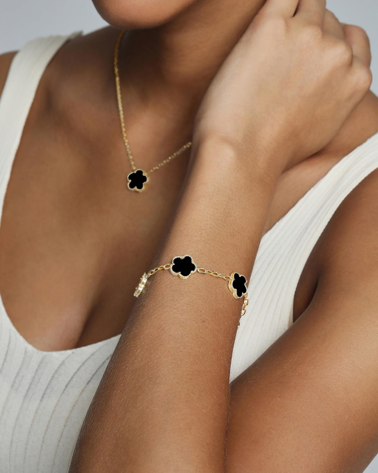PAVOI 14K Yellow Gold Plated Clover Bracelets for Women - Four Leaf Clover Bracelet - Black Onyx Gemstone Lucky Flower Design - Adjustable Trendy Jewelry Gifts