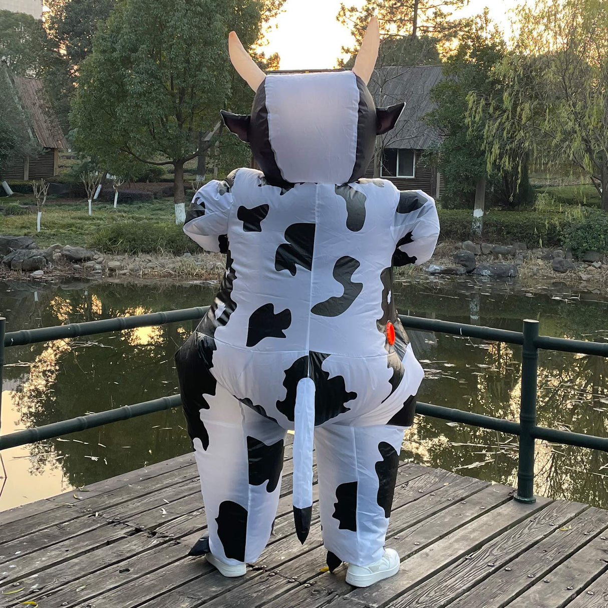 Arokibui Inflatable Cow Costume Blow up Animal Costume Cosplay Party Festival Christmas Halloween Suit Parade Carnival Suit Jumpsuit