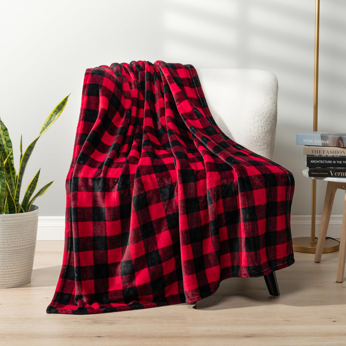 PAVILIA Black and Red Buffalo Plaid Fleece Bed Blanket Queen Size, Soft Checkered Flannel Blanket for Sofa, Plaid Christmas Couch Throw Bed, Warm Cozy Decorative Blanket Fall Decor Gift, 90x90